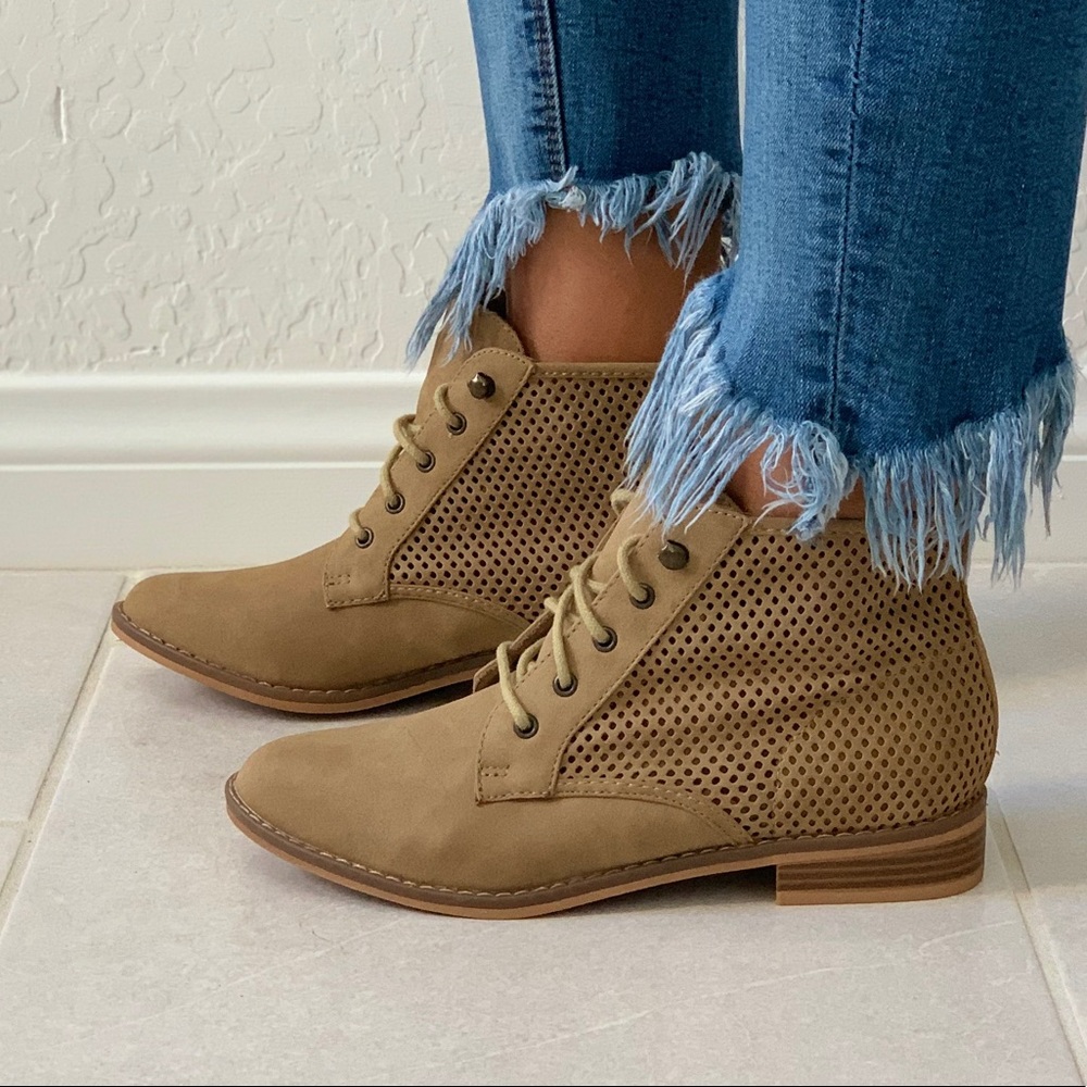 Perforated Lace Up Dress Combat Boot - Picture 6 of 7